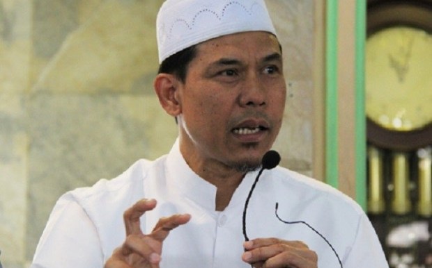 Munarman mantan Sekretaris Umum FPI diamankan tim Densus 99 Antiteror Polri. (Foto: PMJ News/Dok Net)