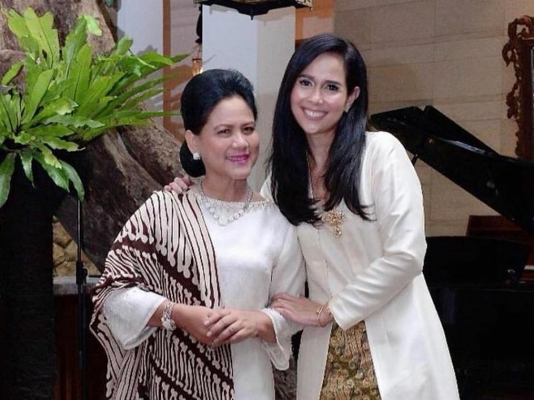 Loemongga bersama Ibu Negara, Iriana Jokowi. (Foto:PMJ News/instagram@loemongga)