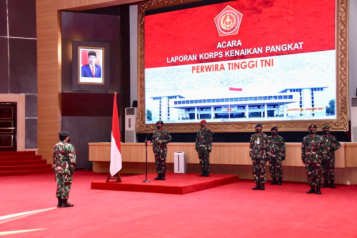  Panglima TNI Marsekal TNI Hadi Tjahjanto, menerima Laporan Korps Kenaikan Pangkat. (Foto: PMJ News/ TNI)