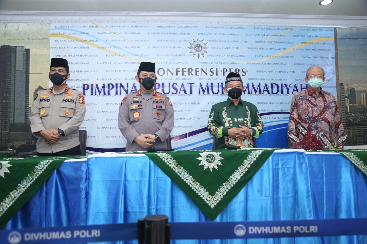 Kapolri Jenderal Pol Listyo Sigit Prabowo bersilaturahmi ke PP Muhammadiyah. (Foto: PMJ News/ Adi). 