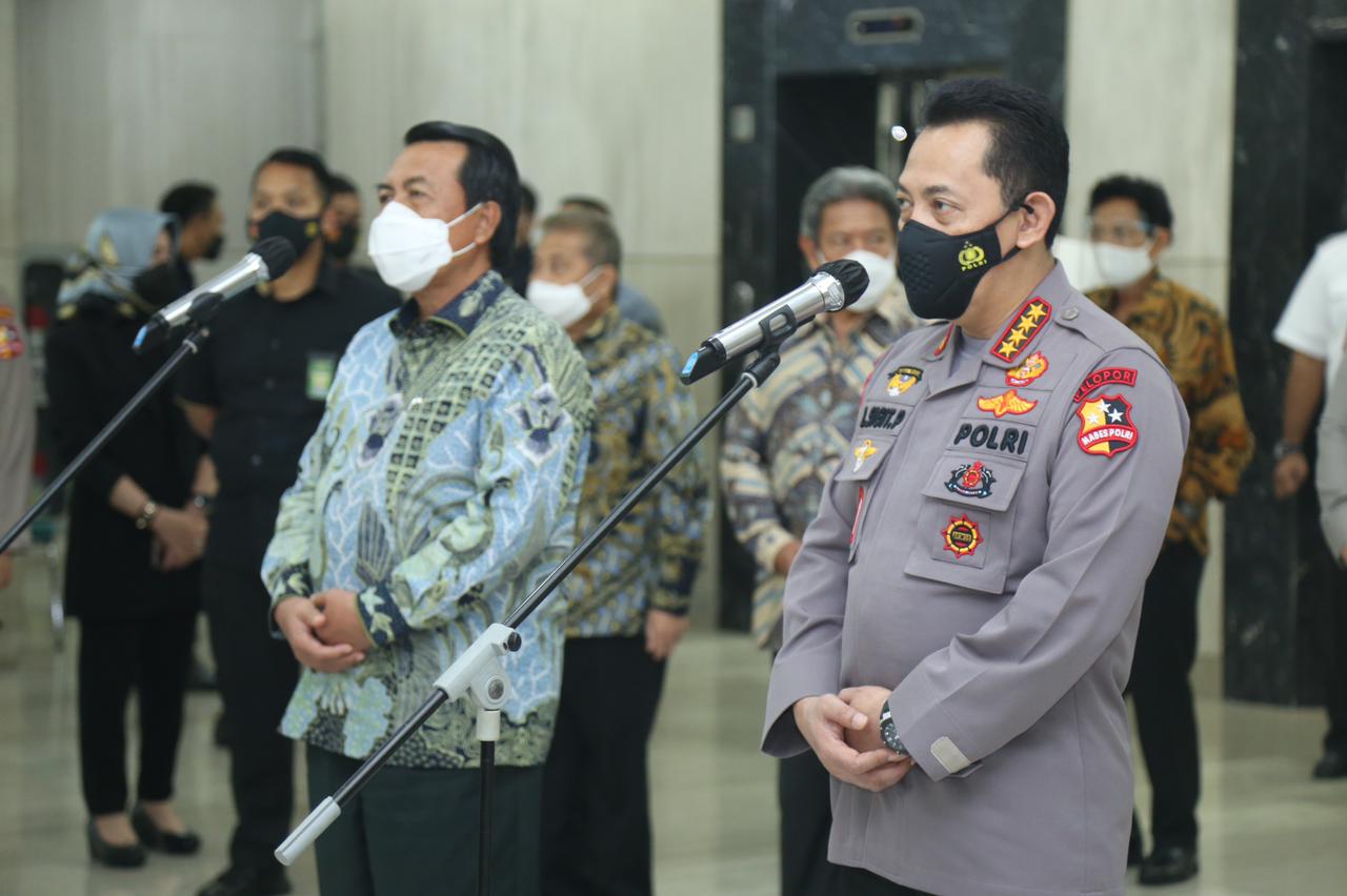 Kapolri Jenderal Pol Listyo Sigit Prabowo berkunjung ke Mahkamah Agung. (Foto: PMJ News/ Adi). 