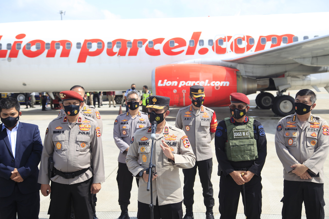 Keterangan Karopenmas Polri Brigjen Pol Rusdi Hartono dan jajarannya. (Foto: PMJ News)