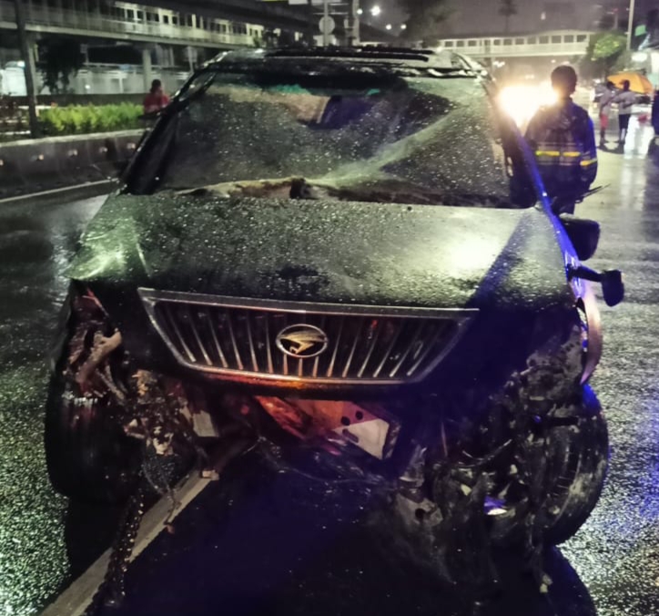 Kecelakaan mobil di Jakarta Barat. (Foto: PMJ News). 