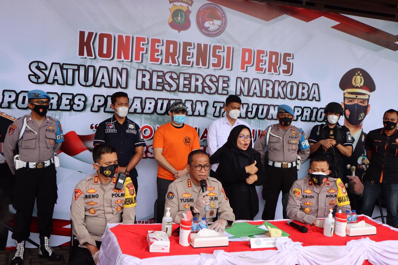 Keterangan Kabid Humas Polda Metro dan Jajaran Polres Pelabuhan Tanjung Priok. (Foto: PMJ News). 