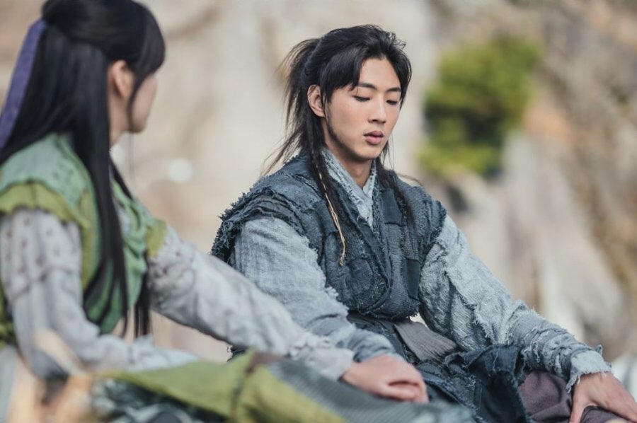 Aktor Jisoo dalam sebuah adegan. (Foto : PMJ/Instagram Jisoo). 