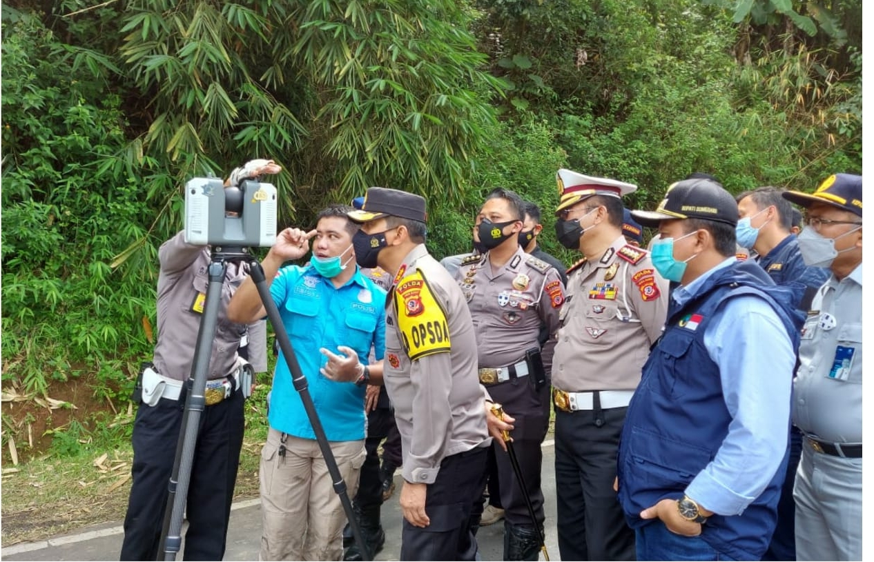 Hasil rekonstruksi dan olah TKP kecelakaan bus pariwisata di Sumedang. (Foto: PMJ News). 