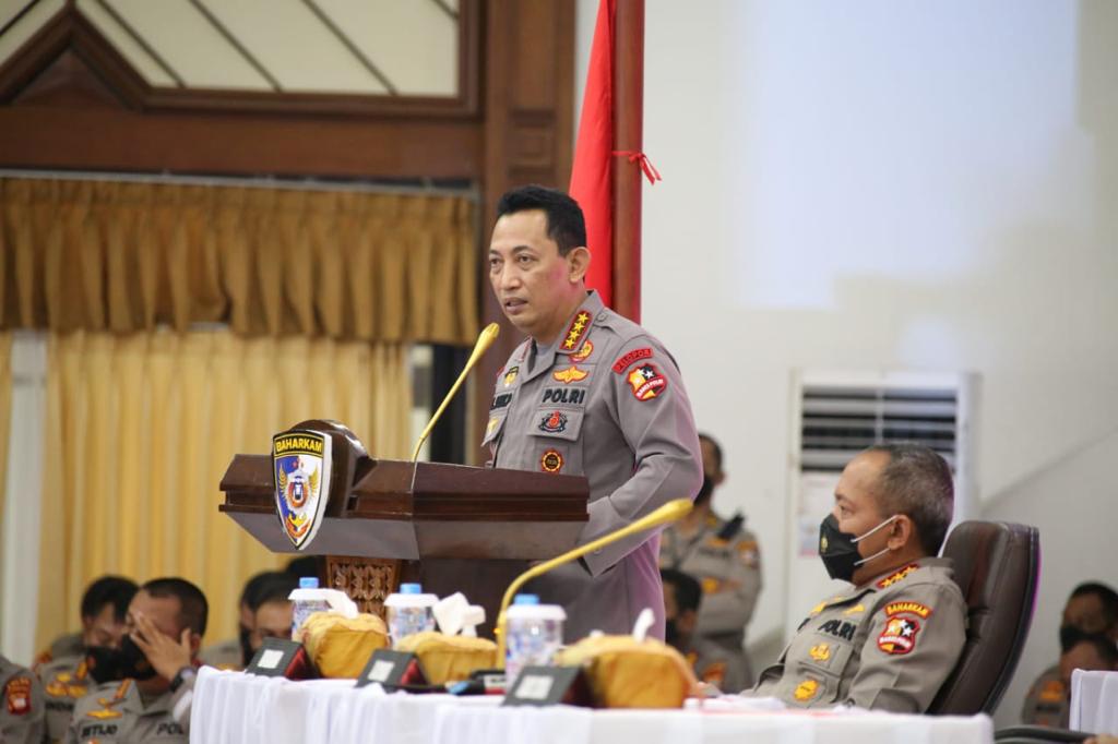 Kapolri Jenderal Listyo Sigit saat berikan arahan. (Foto ; Dok PMJ). 