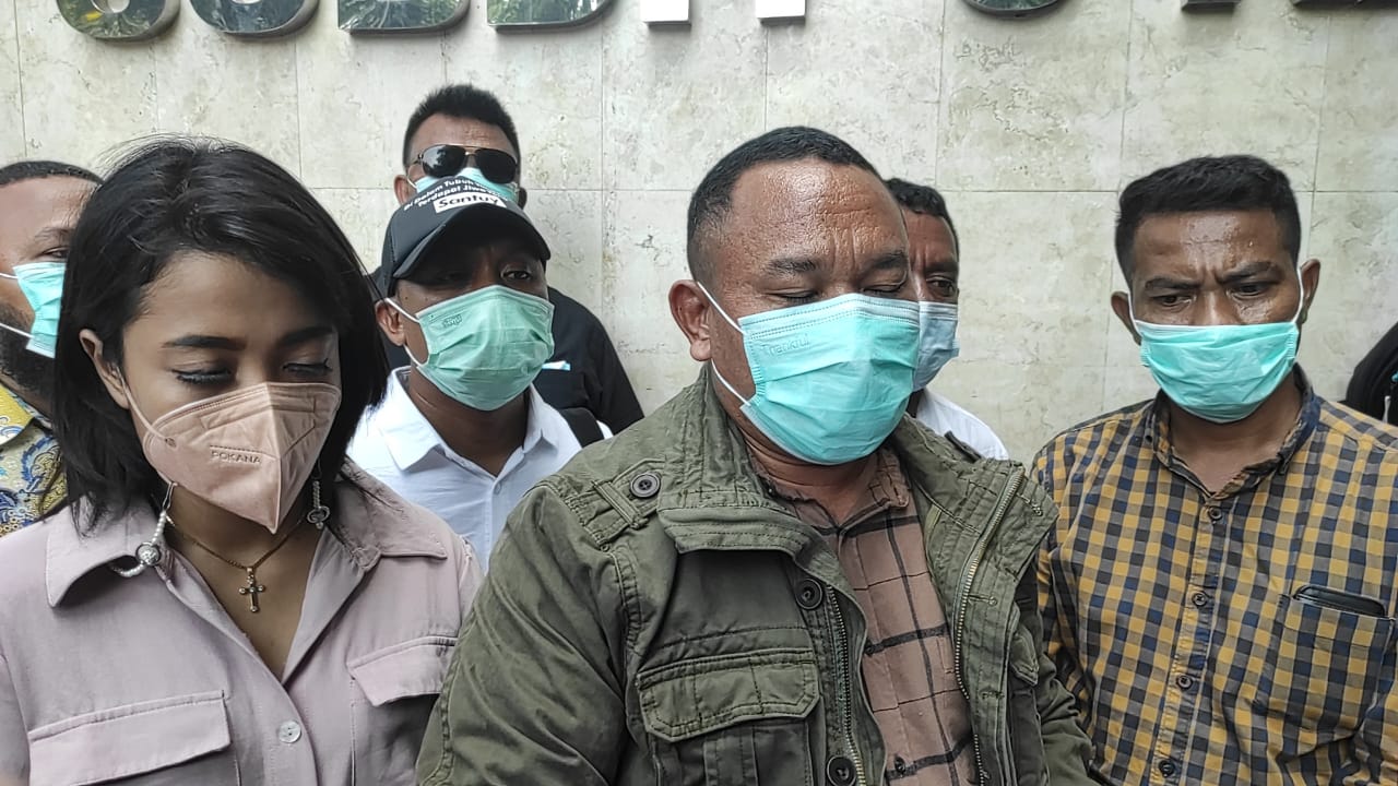 Agus Tinus Nahak dan tim, selaku kuasa hukum Cynthiara. (Foto: PMJ News/ Yeni)