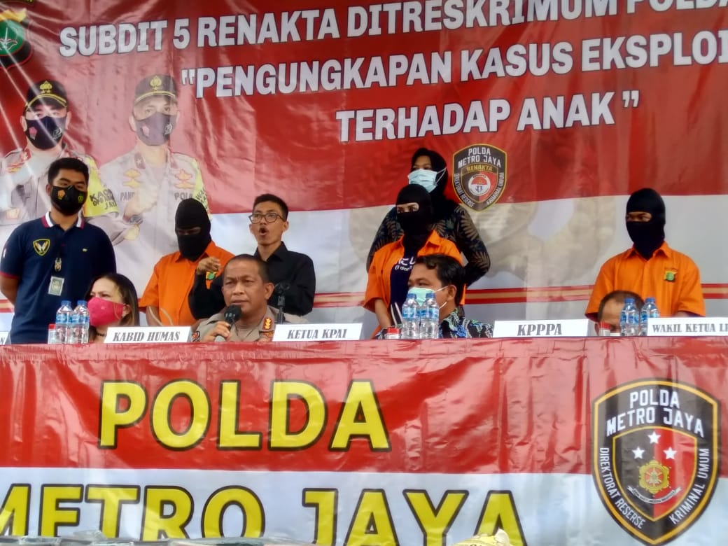 Konferensi Pers pengungkapan kasus eksploitasi anak di Mapolda Metro Jaya. (Foto:PMJ News/Yeni)