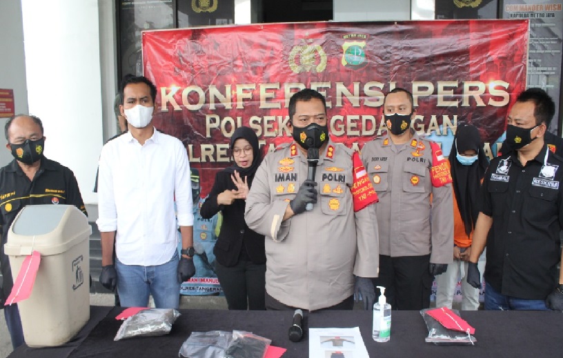 Polres Tangerang Selatan menggelar perkara pengungkapan kasus aborsi. (Foto: PMJ News).