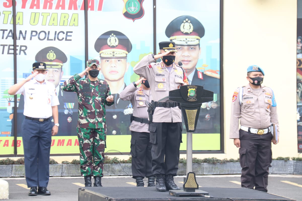 Kapolres Jakarta Utara pimpin apel gelar pasukan Operasi Ketupat 2021. (Foto: PMJ News). 