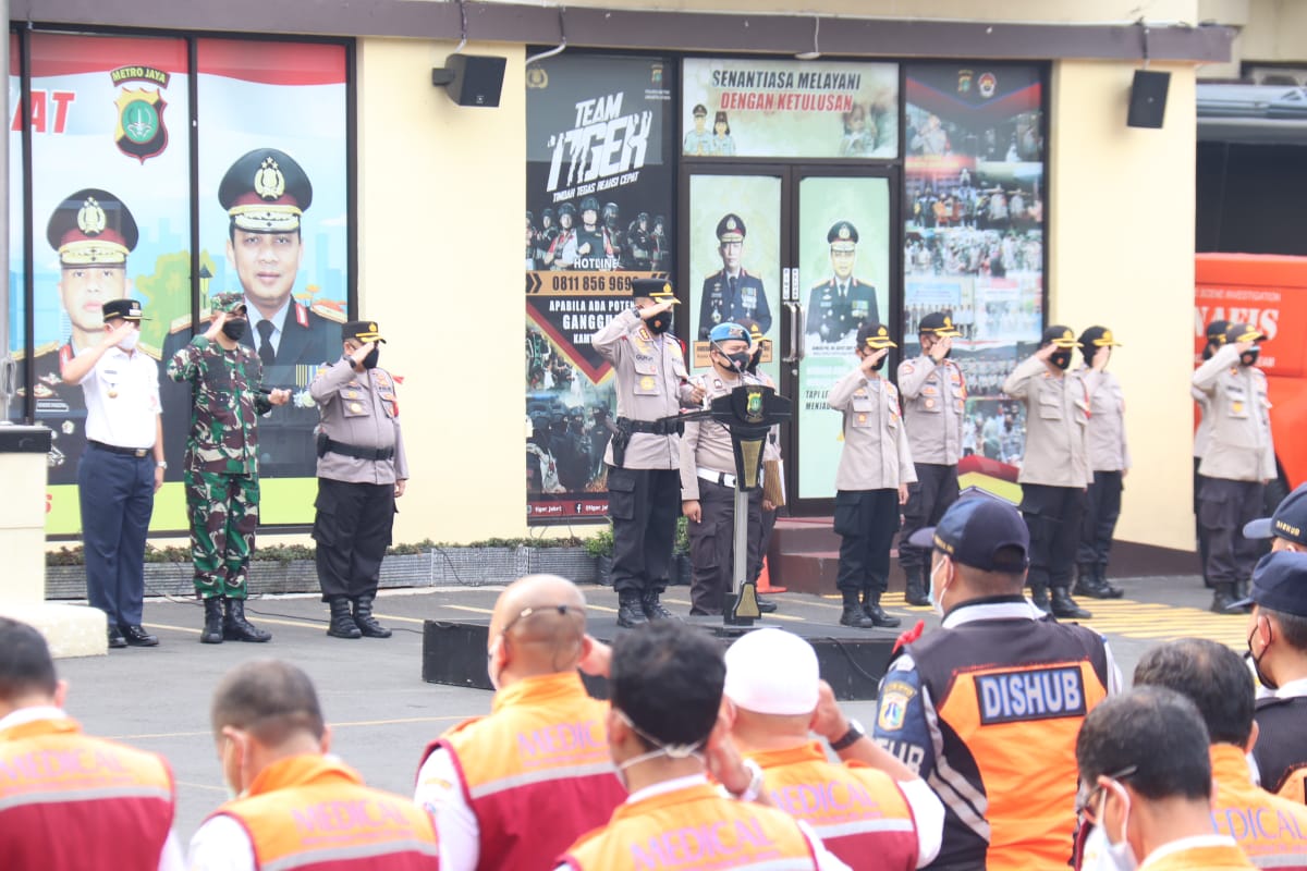 Polres Metro Jakarta Utara melaksanakan apel gelar pasukan Operasi Ketupat 2021. (Foto: PMJ News) 