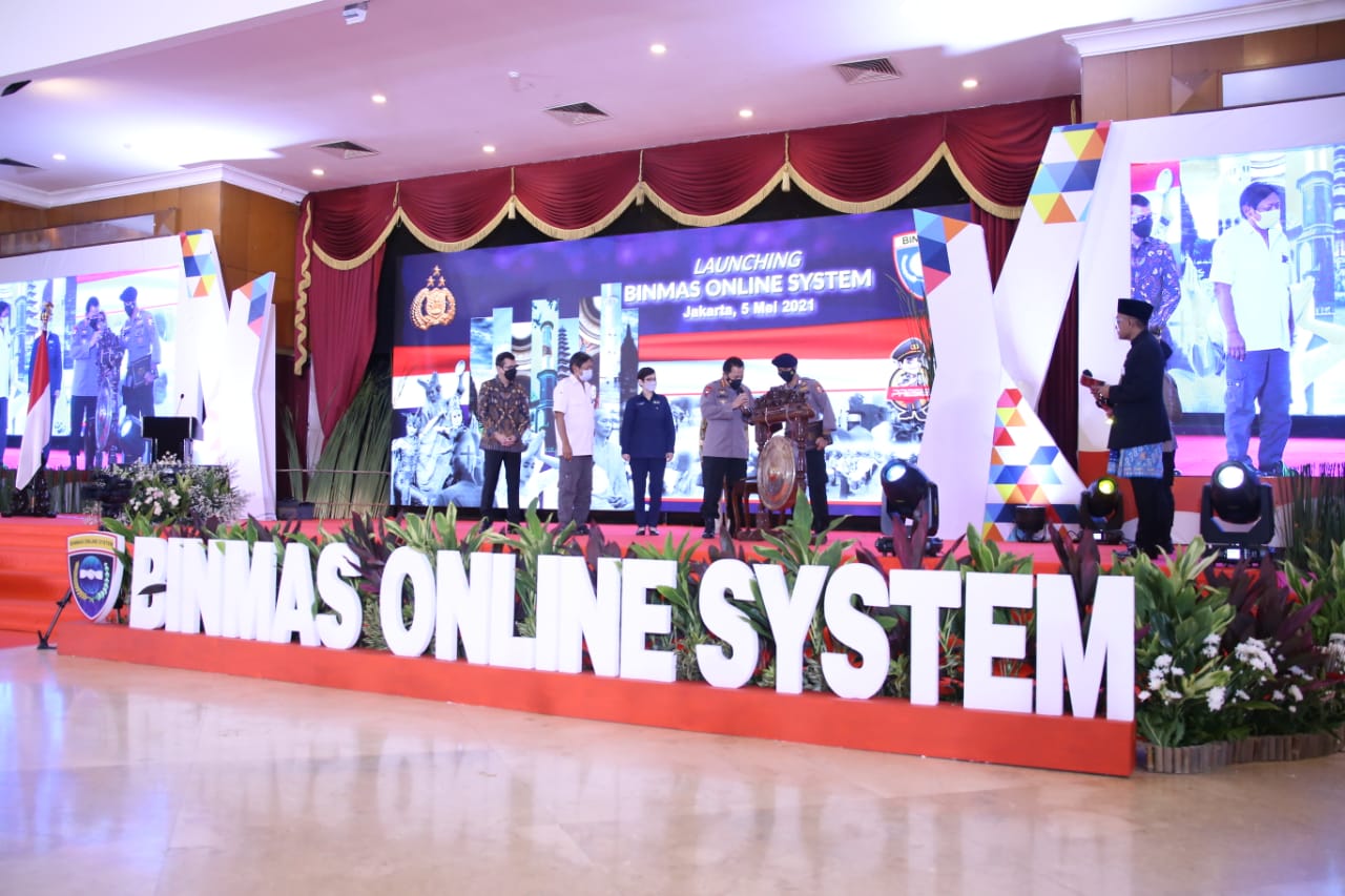 Kapolri saat launching aplikasi Binmas Online System (BOS) di Gedung PTIK Polri. (Foto: PMJ News). 