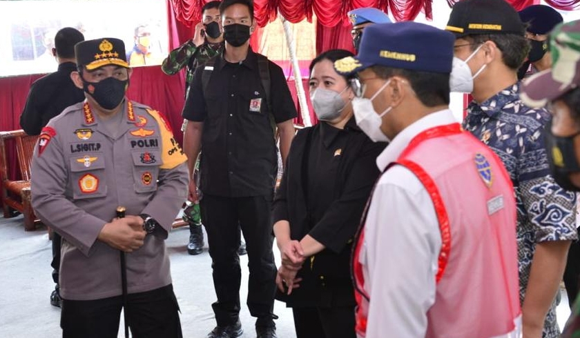 Panglima TNI dan Kapolri meninjau penyekatan Mudik di Pelabuhan Merak-Bakauheni. (Foto: PMJ News).