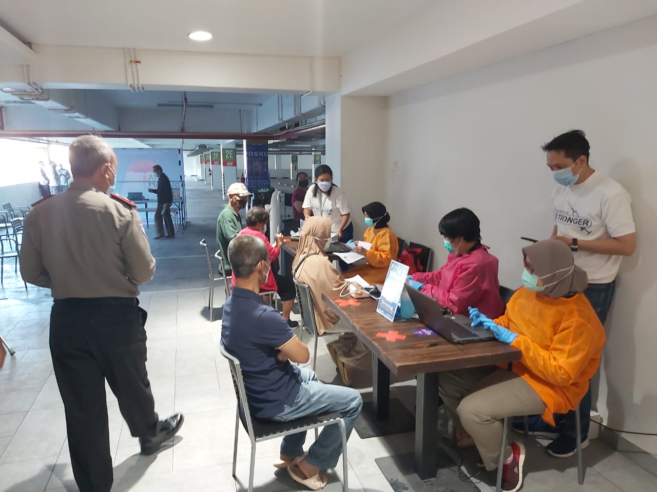 Vaksinasi Covid-19 tahap 2 di wilayah Medan Satria. (Foto: PMJ News). 