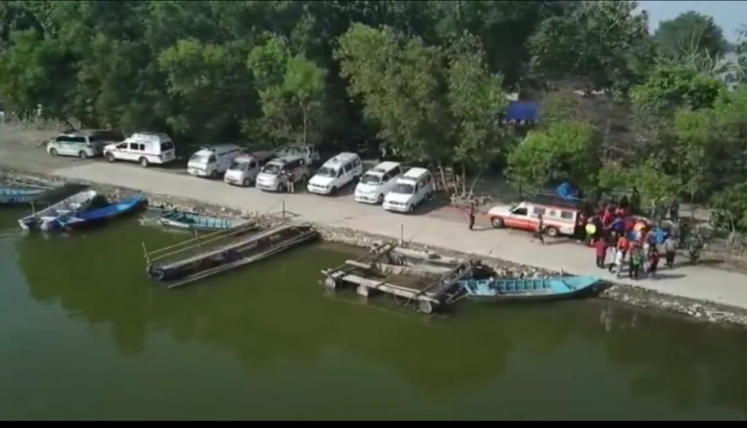 Insiden tenggelamnya penumpang perahu di waduk Kedung Ombo Boyolali. (Foto: Instagram Humas Polres Jateng)