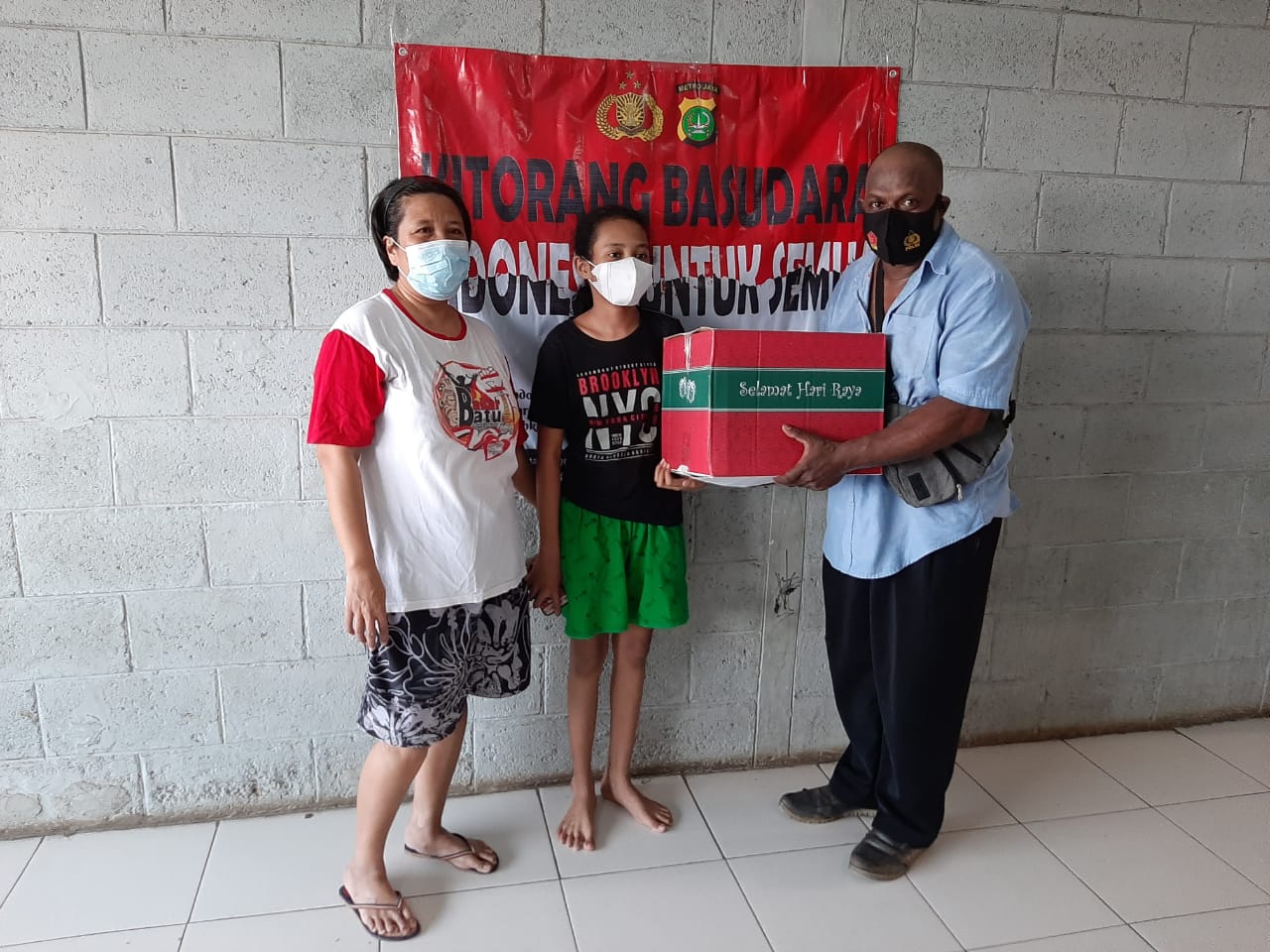 Jajaran Polres Pelabuhan Tanjung Priok melakukan gerakan peduli Papua.
