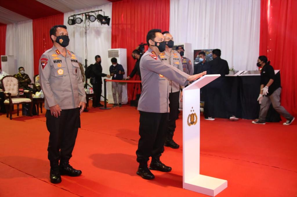 Kapolri Jenderal Listyo Sigit Prabowo meresmikan Gedung Presisi Polres Kota Tangerang dan 100 Ribu rumah untuk personel dan Aparatur Sipil Negara (ASN) Polri.