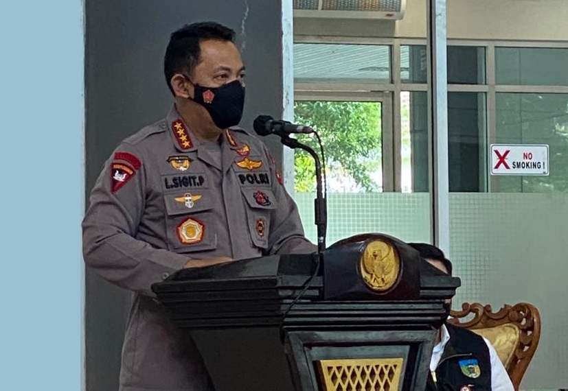 Kapolri Jenderal Listyo Sigit Prabowo meninjau penanganan Covid-19 di Kediri, Jawa Timur. (Foto: PMJ News).