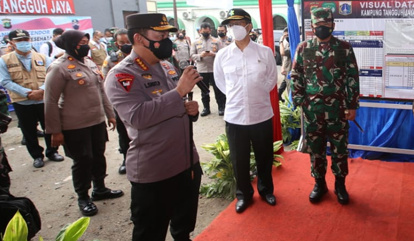 Panglima TNI Marsekal Hadi Tjahjanto bersama Kapolri Jenderal Listyo Sigit Prabowo di Cilangkap, Jakarta Timur. (Foto: PMJ News).