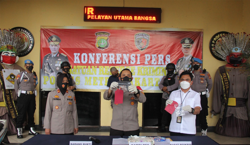 Polres Metro Jakarta Timur menggelar perkara kasus pencurian dengan kekerasan di Jatinegara. (Foto: PMJ News).