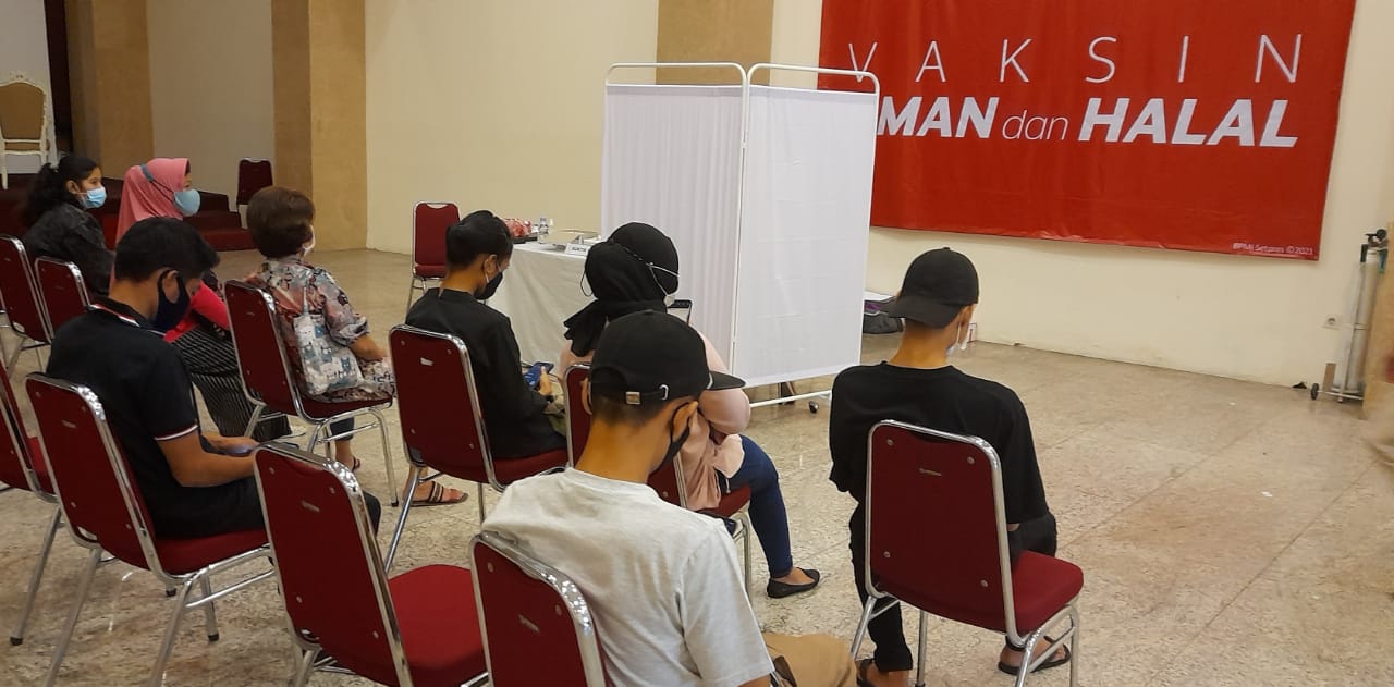 Ratusan masyarakat ikuti  Gerai Vaksinasi Presisi Taman Sari. (Foto: PMJ News). 