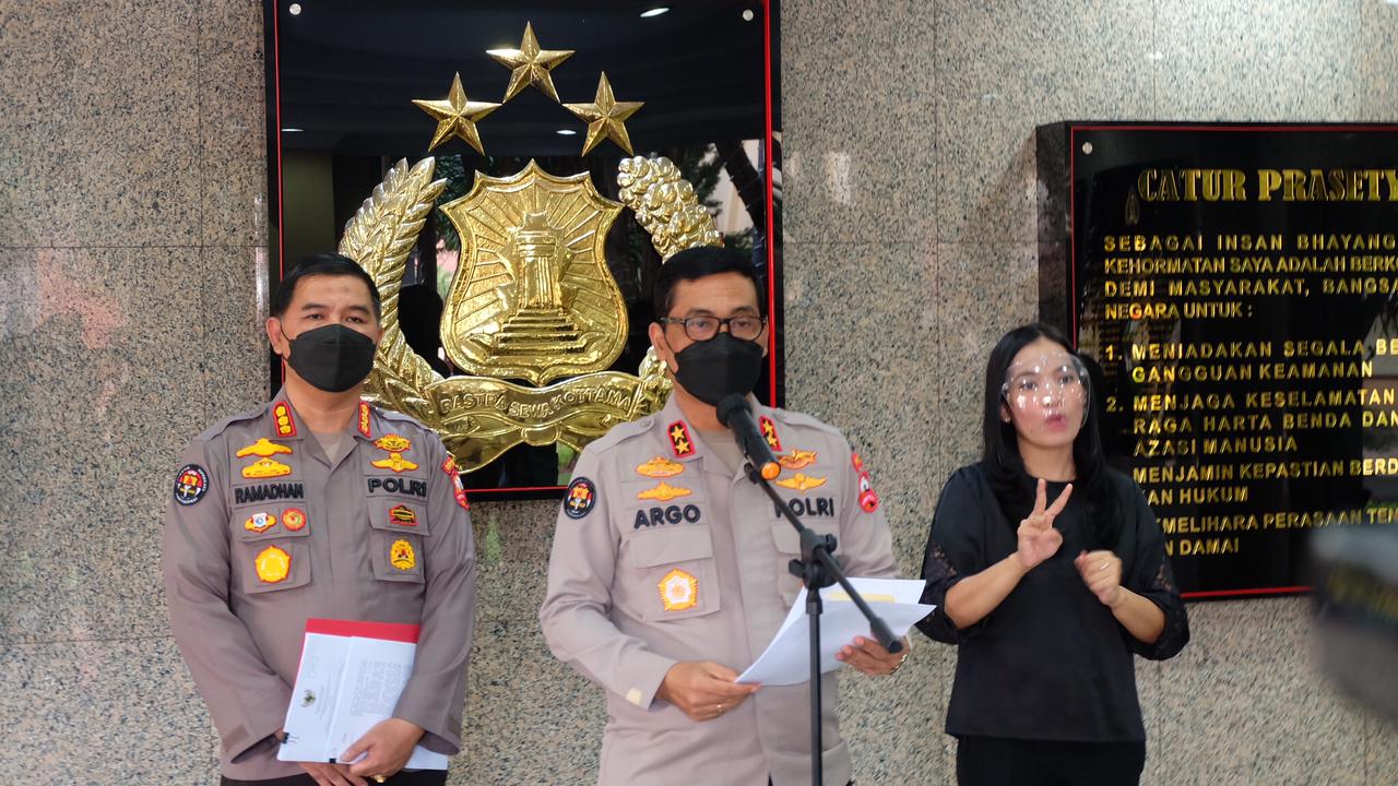 Kadiv Humas Polri Irjen Pol Argo Yuwono saat memberikan keterangan pers. (Foto: PMJ News)