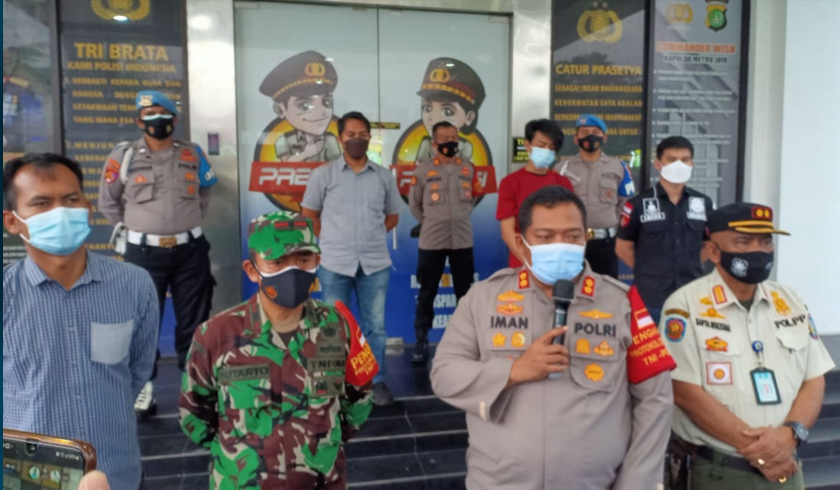 Polres Tangerang Selatan menggelar perkara kasus pelanggaran UU Kekarantinaan Kesehatan. (Foto: PMJ News).