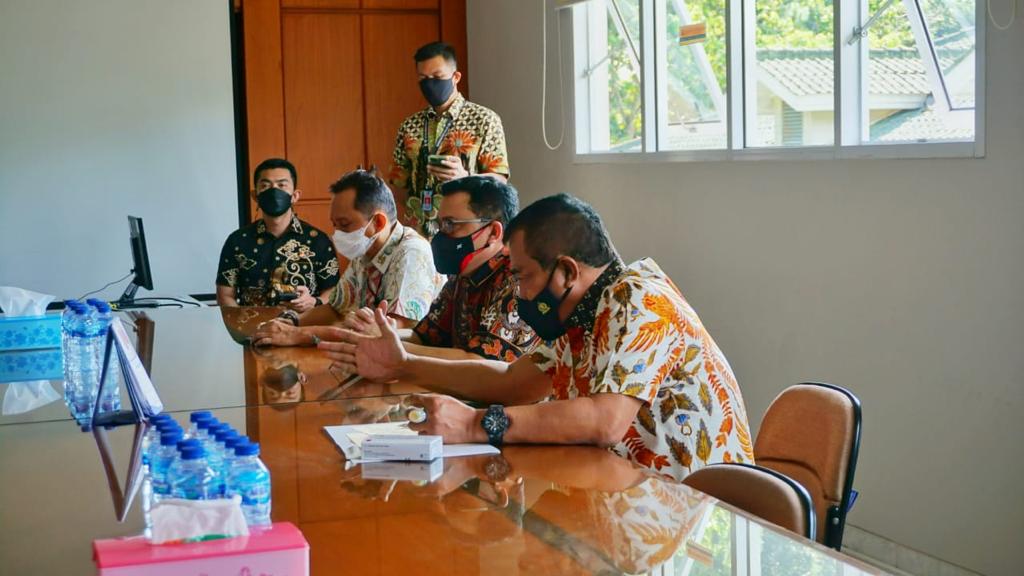 Kabareskrim Polri Komjen Pol Agus Andrianto cek langsung ke pabrik obat PT Pyridam Farma di Cianjur, Jawa Barat