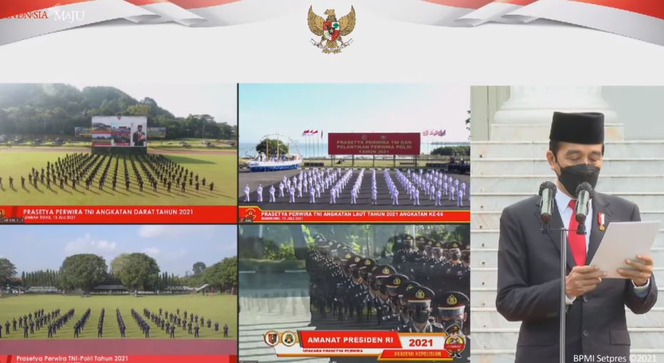 Presiden Joko Widodo melantik 700 perwira TNI-Polri yang lulus dari akademi di Istana Kepresidenan. (Foto: PMJ News/Setpres)