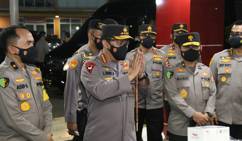 Kapolri Jenderal Listyo Sigit Prabowo menyambangi RS Polri Kramat Jati. (Foto: PMJ News).