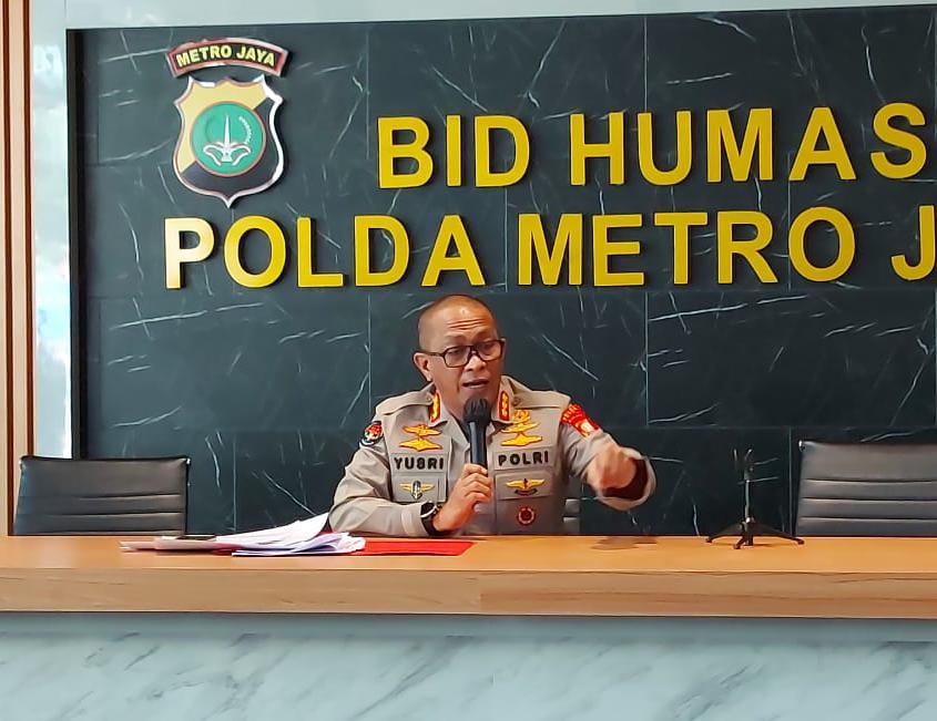 Kabid Humas Polda Metro Jaya Kombes Pol Yusri Yunus beri keterangan. (Foto: PMJ/Yenni). 