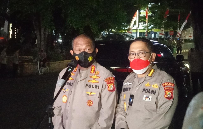 Kabid Humas Polda Metro Jaya, Kombes Pol Yusri Yunus mengapresiasi para relawan Vaksinasi Merdeka. (Foto: PMJ News).