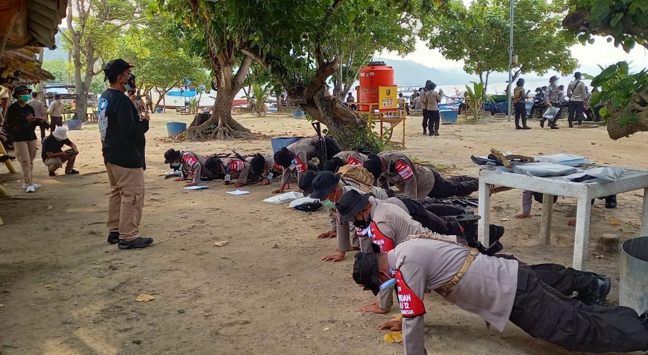 ZSeluruh Danru Push Up untuk tingkatkan semangat jelang Pembaretan. (Foto: PMJ/Gtg). 