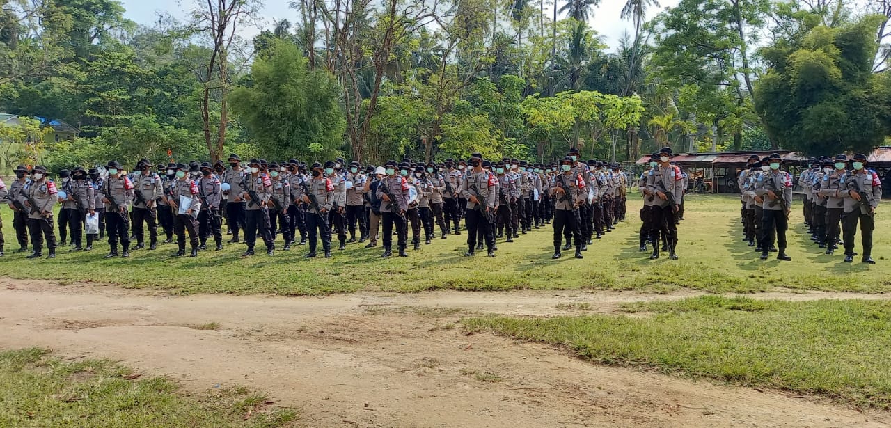 152 Anggota FPU 3 Minusca berbaris di Pantai Mutun. (Foto: PMJ/Gtg).