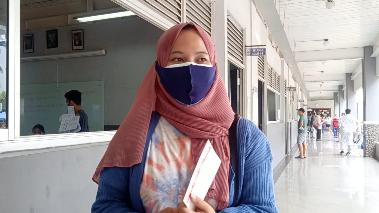 Karyawati yang ikut vaksinasi Nurfitri. (Foto: PMJ News/ Yeni)
