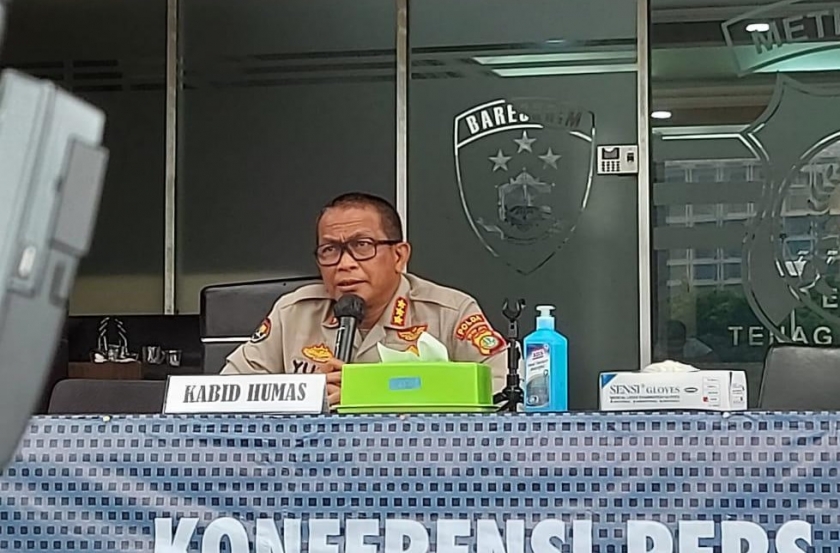 Kabid Humas Polda Metro Jaya, Kombes Pol Yusri Yunus saat memberikan keterangan pers. (PMJ News/Yeni).