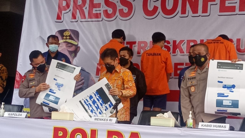 Polda Metro Jaya juga menunjukkan barang bukti pembobolan. (Foto: PMJ/Yeni). 
