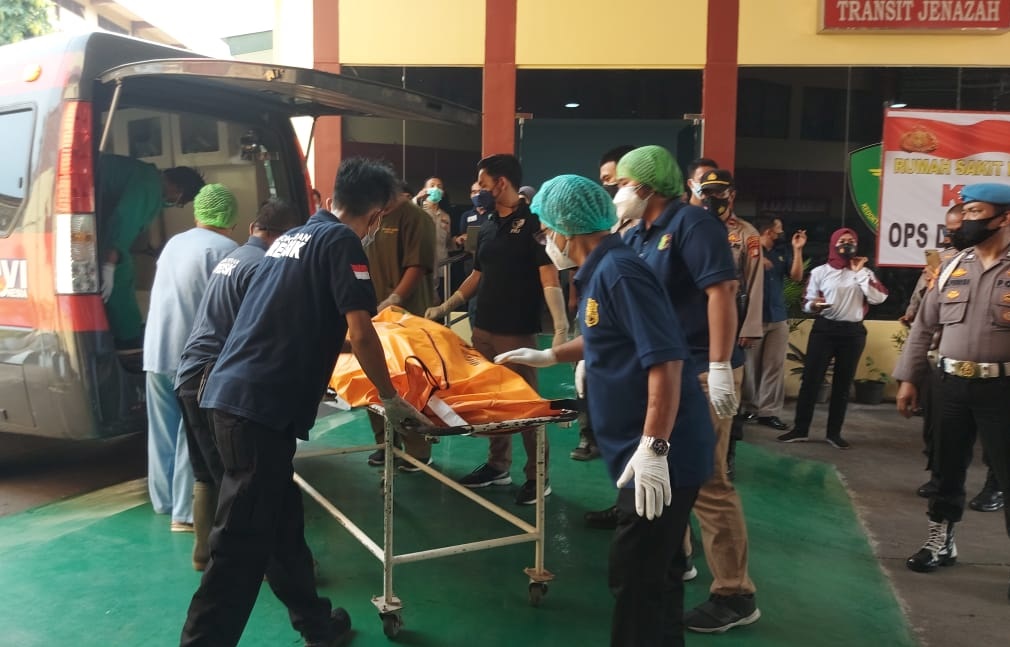 RS Polri menerima 41 kantong jenazah korban kebakaran di Lembaga Permasyarakatan Kelas 1 Tangerang. (Foto: PMJ News/Yeni).