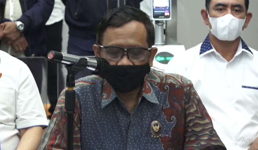 Menko Polhukam, Mahfud MD mengapresiasi kinerja Polri dan PPATK dalam mengungkap kasus tindak pidana pencucian uang. (Foto: PMJ News/Polri TV).