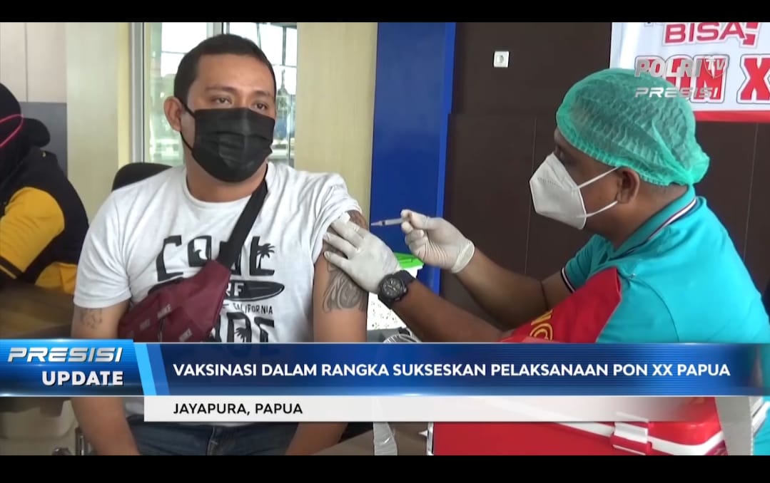 Kegiatan vaksinasi di Papua. (Foto: TV Polri). 