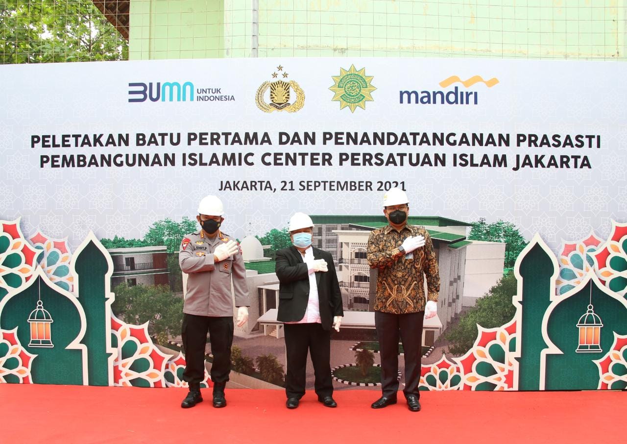 Kapolri Jenderal Pol Listyo Sigit Prabowo menghadiri acara peletakan batu pertama pembangunan Islamic Center Persatuan Islam (PERSIS) DKI Jakarta. (Foto: PMJ News). 