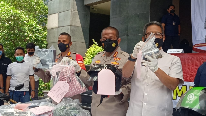 Keterangan Kabid Humas Polda Metro Jaya, Kombes Pol Yusri Yunus dan jajarannya. (Foto: PMJ News/ Yeni)