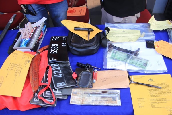 Barang bukti kasus pencurian kendaraan bermotor yang diamankan Polres Metro Bekasi Kota. (Foto: PMJ News).