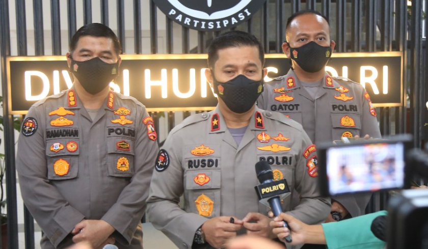 Karopenmas Divisi Humas Polri, Brigjen Pol Rusdi Hartono saat memberikan keterangan pers. (Foto: PMJ News).