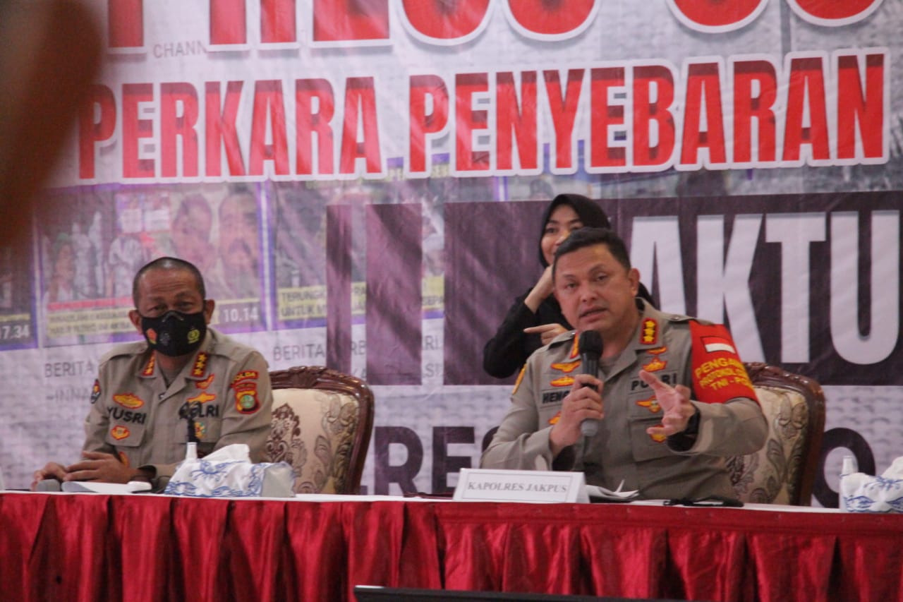 Keterangan Kabid Humas Polda Metro Jaya Kombes Pol Yusri Yunus dan Kapolres Jakarta Pusat Kombes Pol Hengki Haryadi. (Foto: PMJ News). 