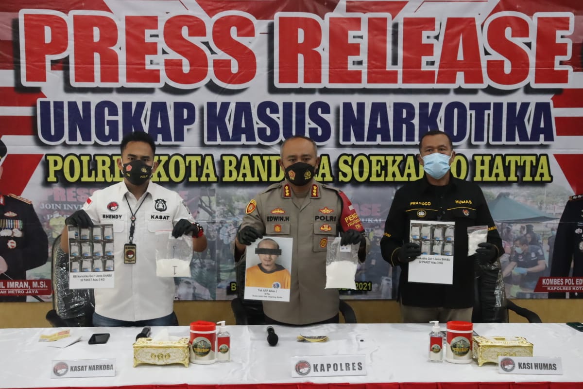 Keterangan Kapolresta Bandara Soetta Kombes Pol Edwin Hatorangan Hariandja dan jajarannya. (Foto: PMJ News). 