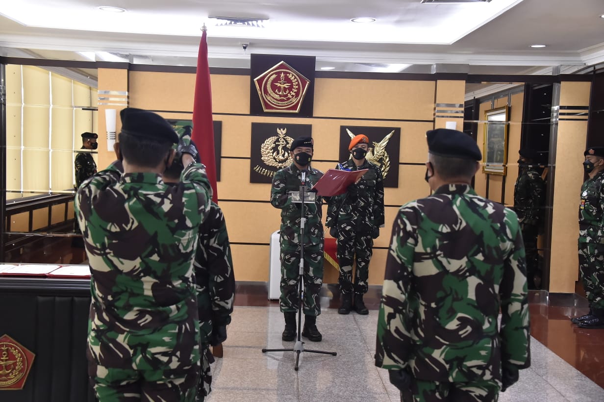 Panglima TNI Marsekal TNI Hadi Tjahjanto, memimpin Serah Terima Jabatan (Sertijab) Asisten Personel (Aspers) Panglima TNI