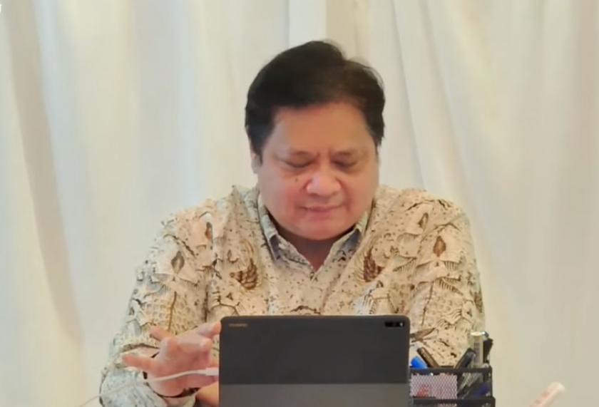Menko Perekonomian, Airlangga Hartarto saat konferensi pers secara virtual. (Foto: PMJ News/YouTube Setpres).