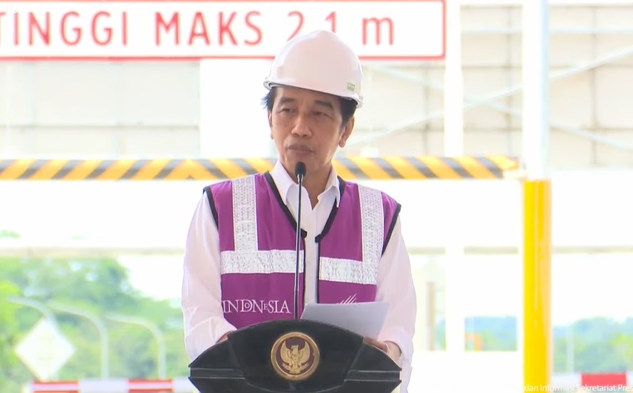 Presiden Jokowi meresmikan Jalan Tol Serang-Panimbang Seksi I yang menghubungkan Serang-Rangkasbitung. (Foto: PMJ News/YouTube Setpres).